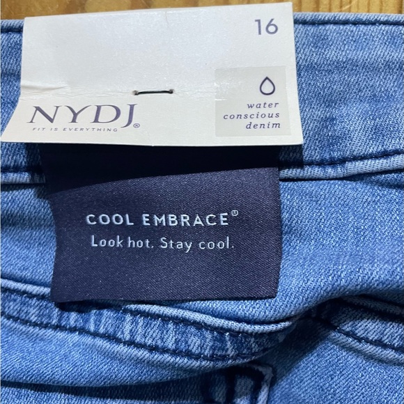 NWT NYDJ SIZE 16 CROPPED JEANS - Picture 3 of 5